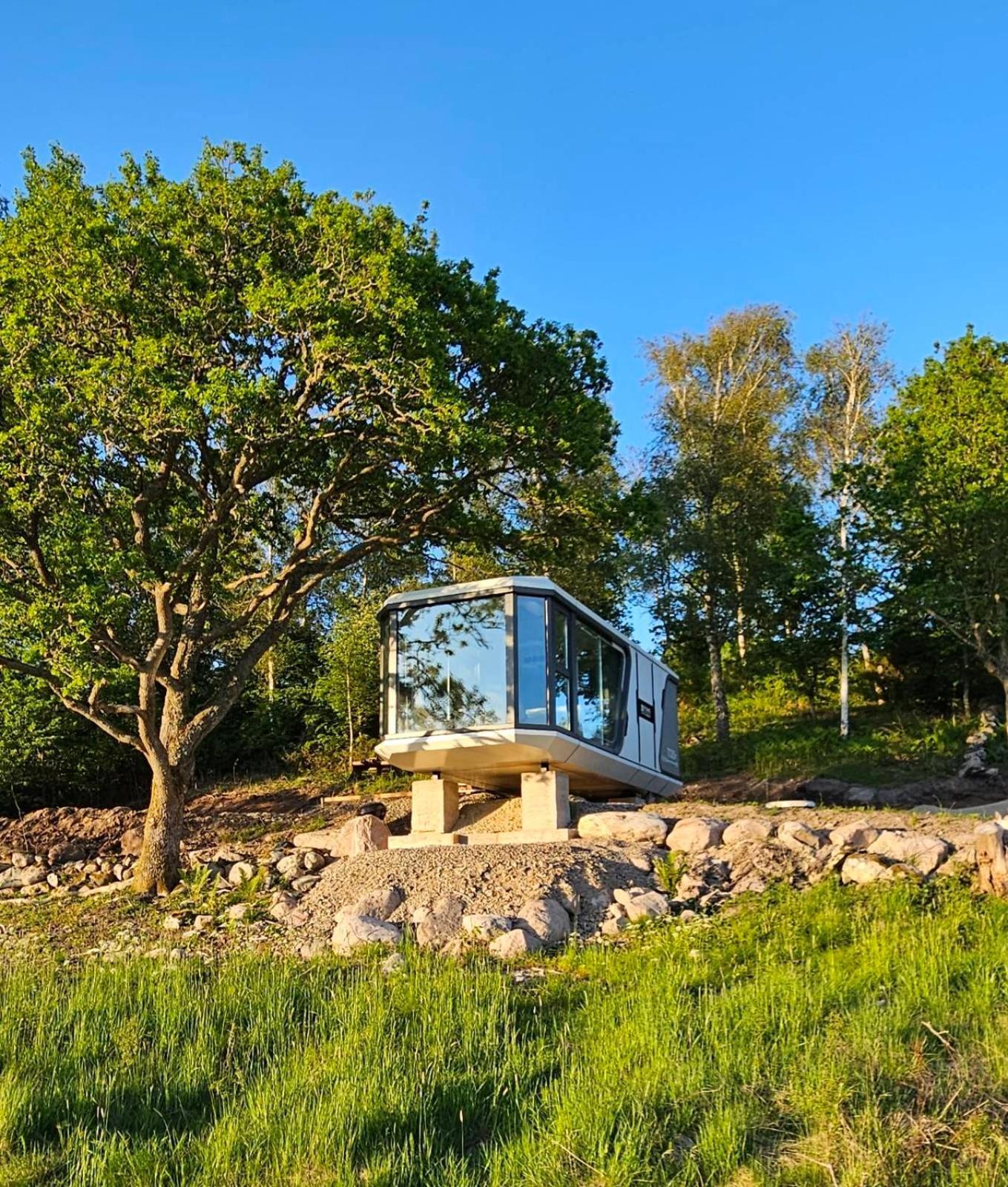 Forest Capsule Uddevalla Buitenkant foto