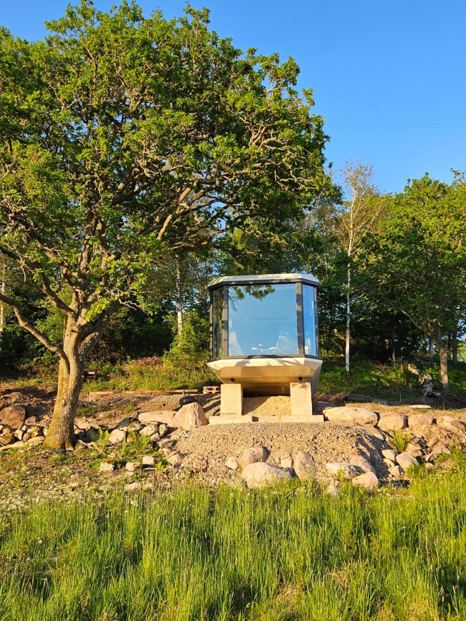 Forest Capsule Uddevalla Buitenkant foto